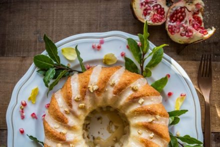 Ciambella alle mele, crema alla cannella e noci di California Bakery