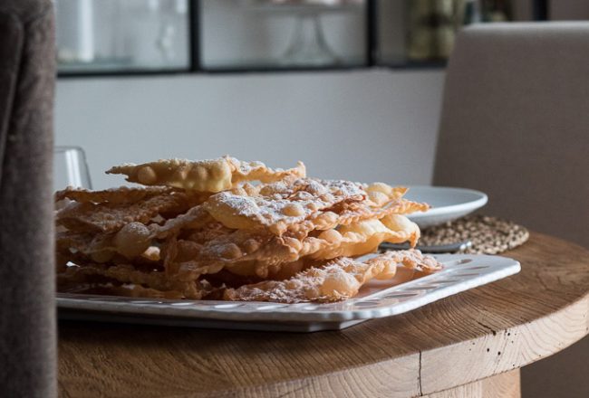 typical italian carnival chiacchere