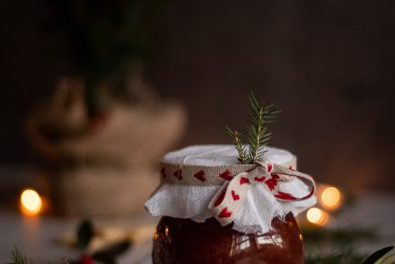 Marmellata di arance e cioccolato fondente al profumo di rosmarino