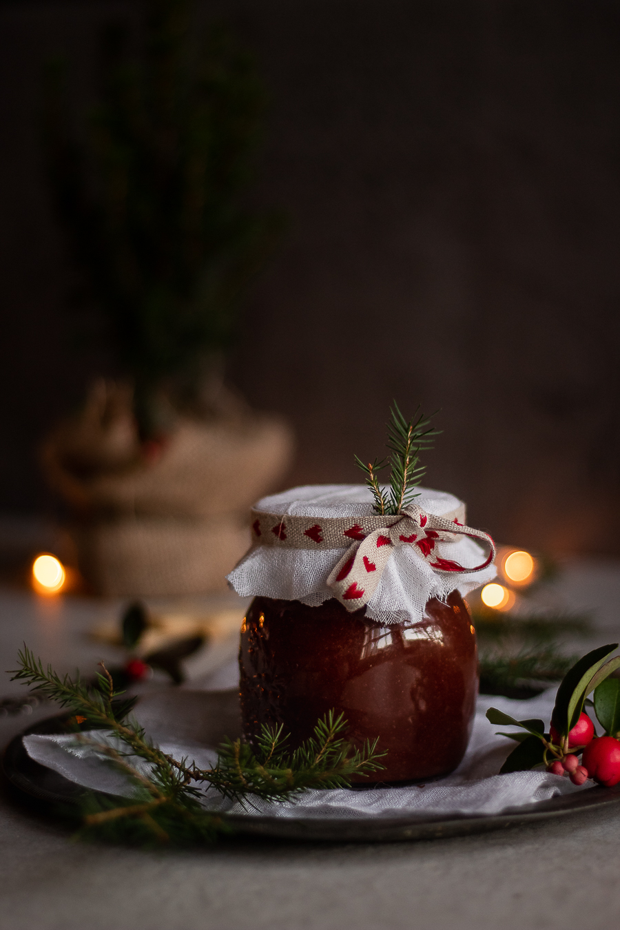 Marmellata di arance e cioccolato fondente al profumo di rosmarino