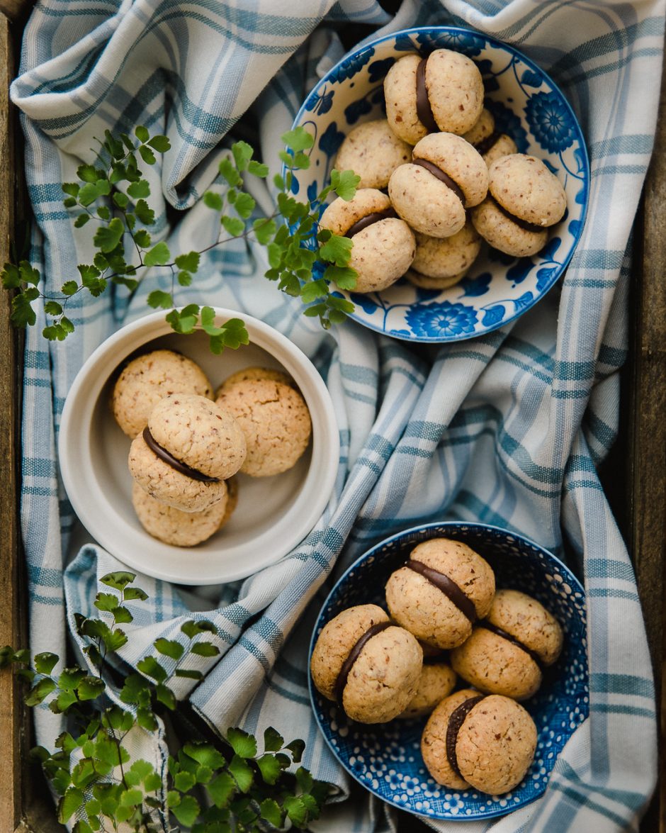 baci di dama al cioccolato