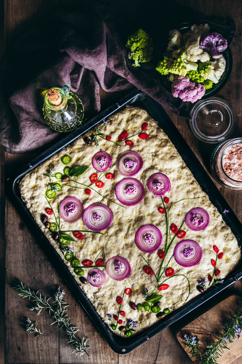 Come decorare una focaccia con verdure