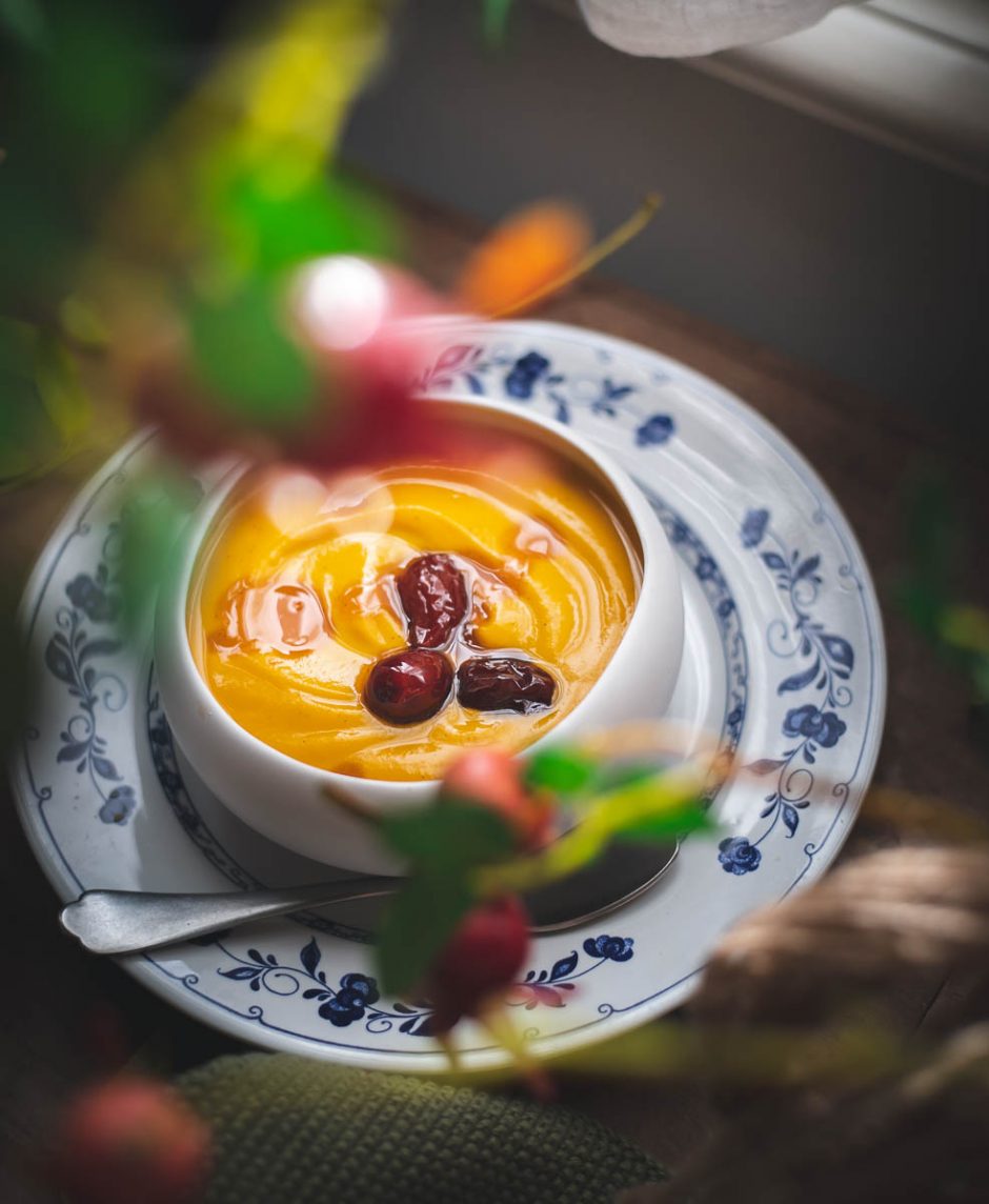 Crema dolce alla zucca e latte con giuggiole caramellate