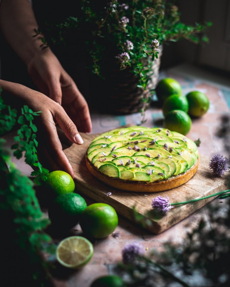 TORTA SALATA CON GAMBERETTI IN SALSA COCKTAIL E AVOCADO