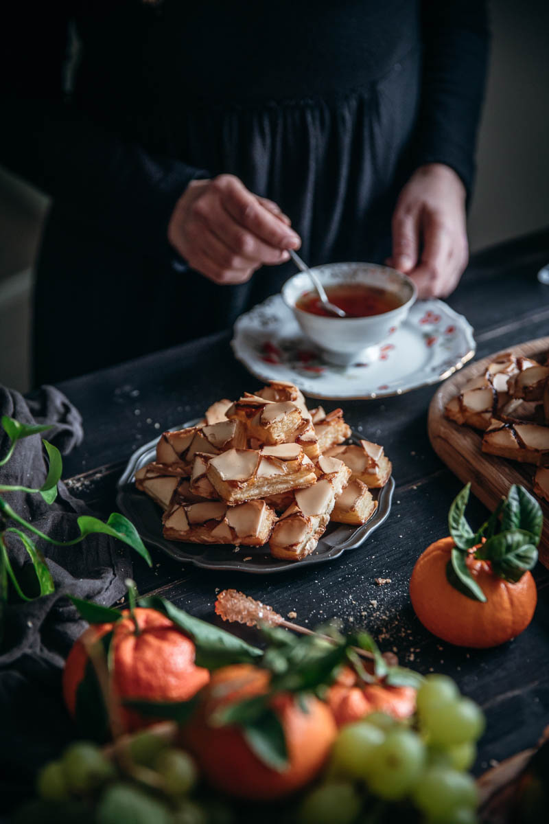 La ricetta delle sfogliatine glassate fatte in casa con pasta sfoglia veloce