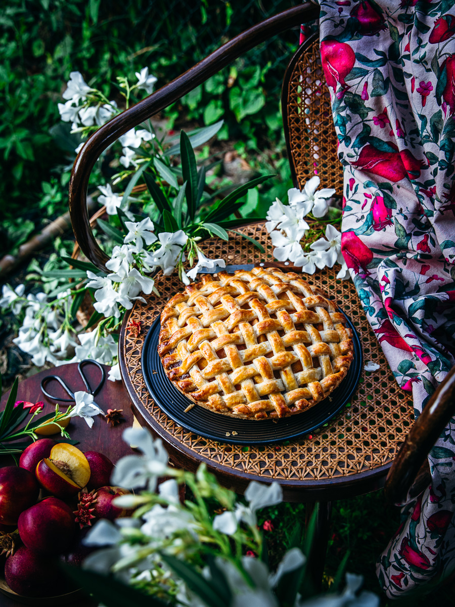 Pie di pesche con intreccio fatta in casa